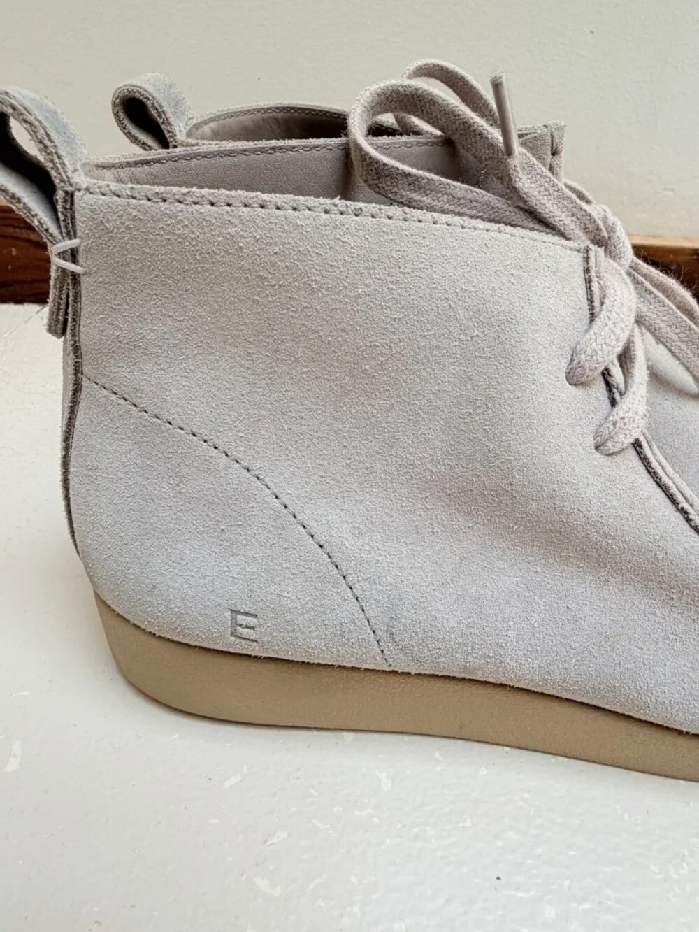 Everlane‎ Mac Toe Suede Chukka Boots Size 8.5 Beige Gray Women Travel Vacation